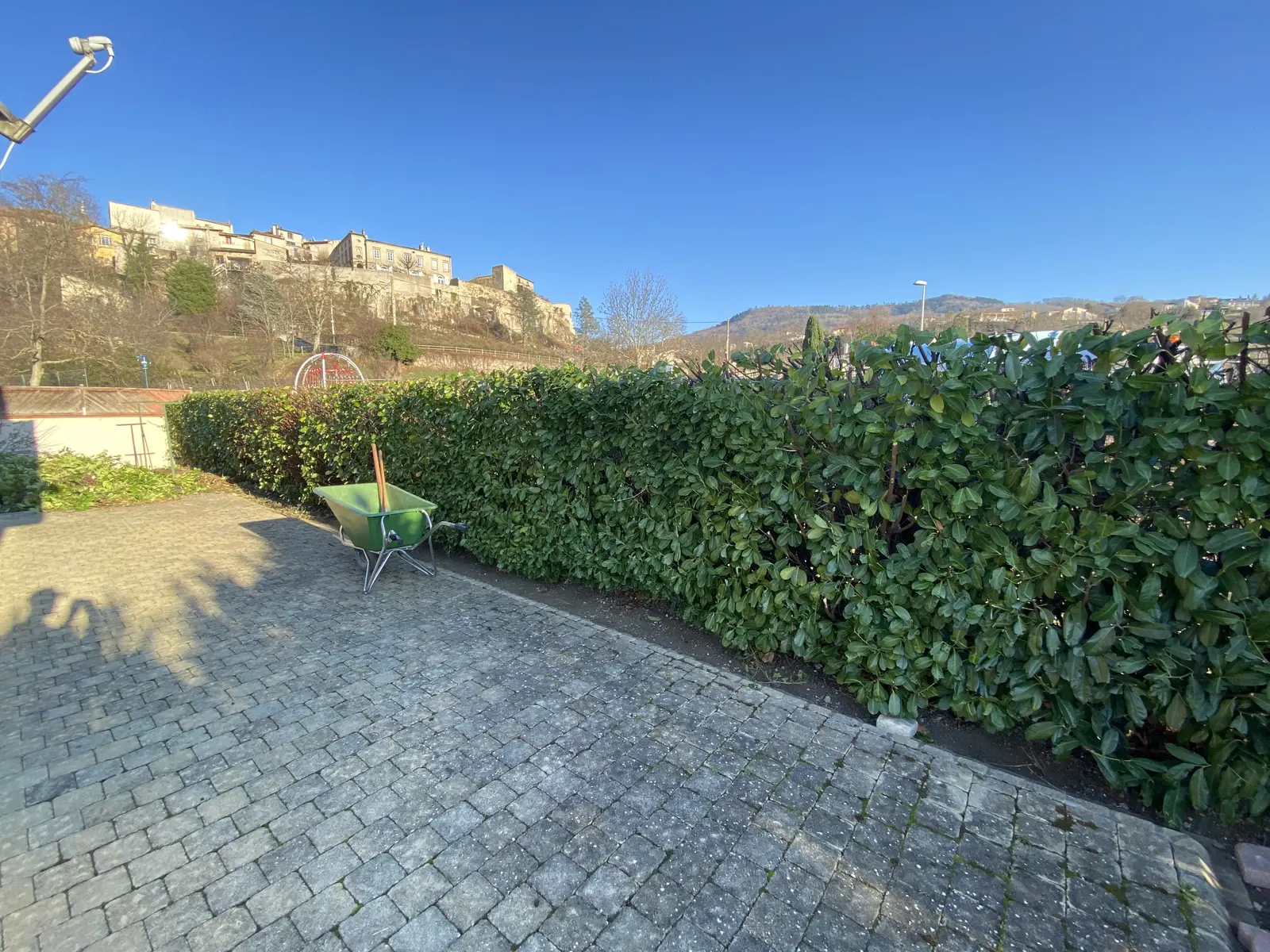 Terrain après débroussaillage par L'Entreprise Paysagiste